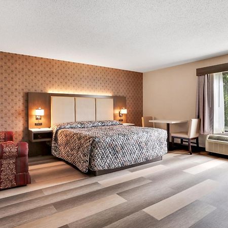 Horizon Inn Авенел Екстер'єр фото